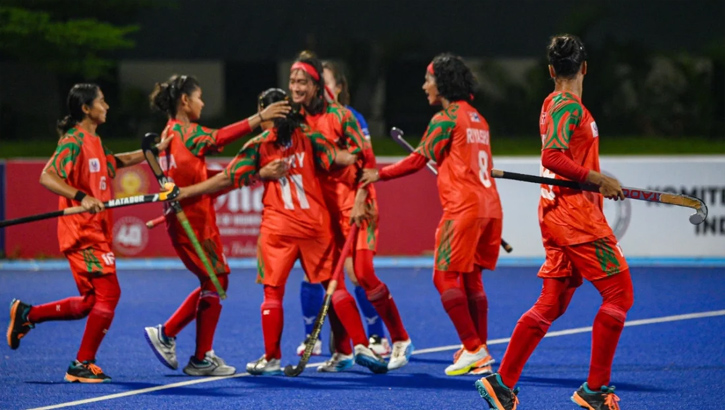 আইরিনের হ্যাটট্রিকে সিঙ্গাপুরকে হারিয়ে ফাইনালে বাংলাদেশ